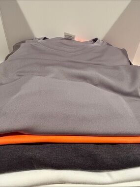 6 Men’s XL Short Sleeve Tees- White,Charcoal,Orange, and gray. Variety Bundle